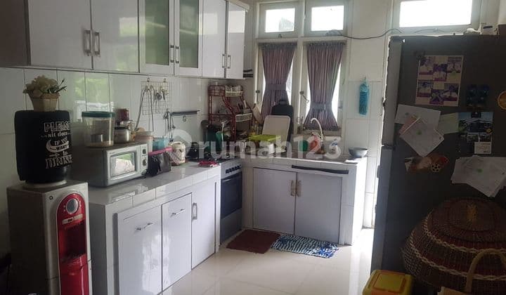 Rumah 2 lantai siap huni strategis di kemang pratama 3 Bekasi