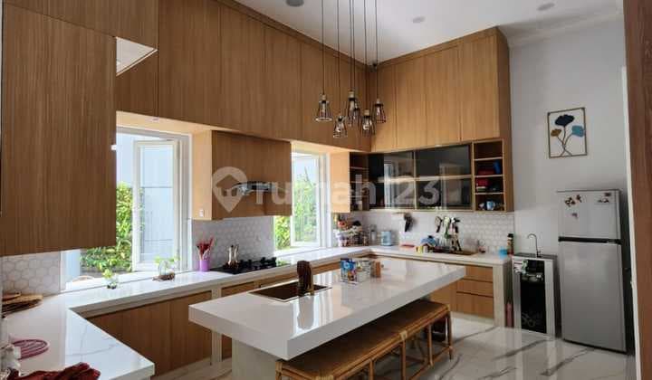 Rumah mewah 2 lantai full furnished siap huni di cipondoh Tangerang