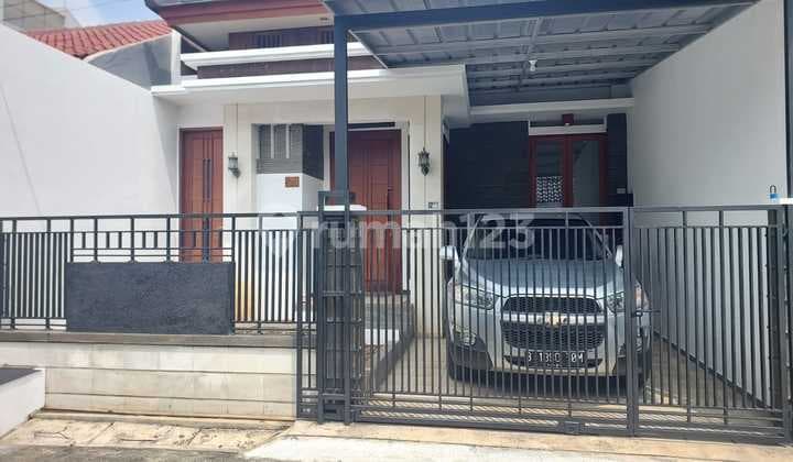 Rumah bagus minimalis siap huni di Pondok bambu Jakarta Timur