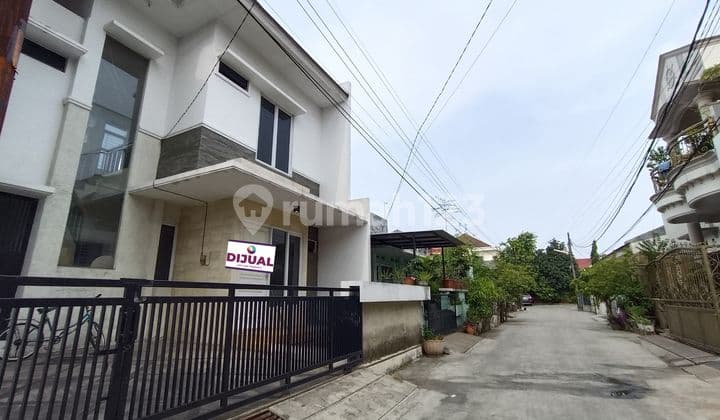 Rumah 2 lantai baru renovasi siap huni di taman galaxy bekasi