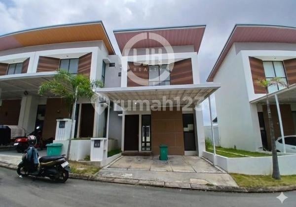 Disewakan Rumah di Central Hill Cluster Hill View 2 Lantai di Batam Centre