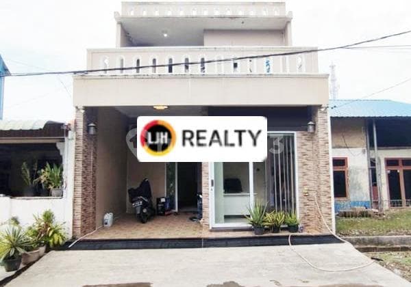 Rumah 2 Lantai Di Perum Bina Ummah Batu Aji