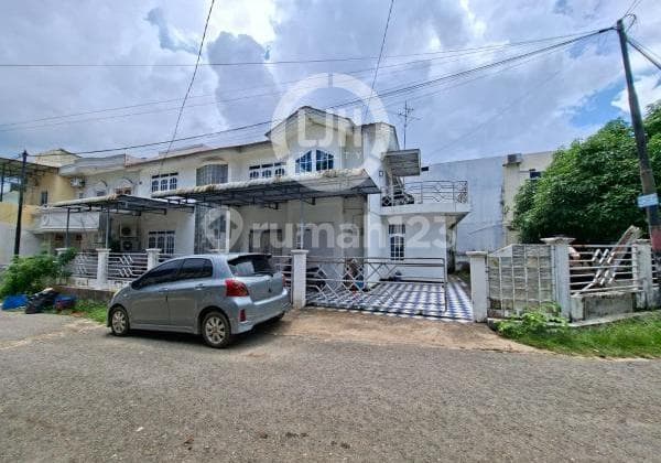 Translation: House for Sale in Kembang Sari 2-Story in Batam Centre