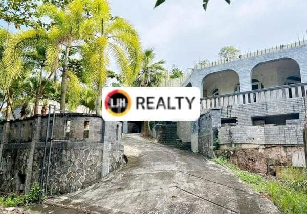 Villa Besar di Patam Lestari Sekupang