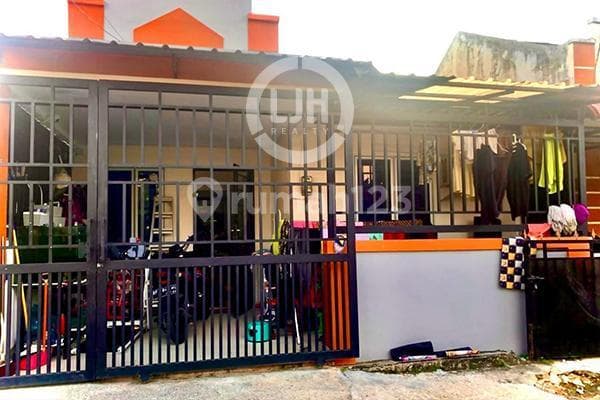 For Sale: House in Taman Yasmin Housing Estate in Nongsa