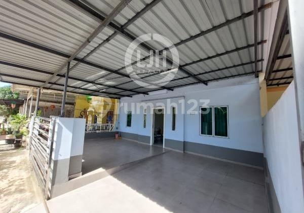 For Rent Semi-Furnished House in Palm Beach Housing