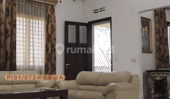 Dijual Rumah Mewah Luas di Kota Baru Parahyangan