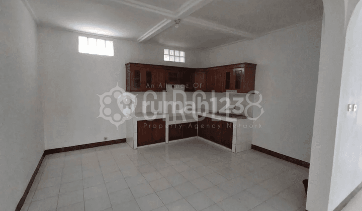 Jual cepat dan murah rumah di Kiara condong