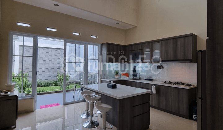 Rumah Bagus Furnished di Cigadung, Bandung