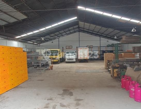 For Quick Sale: Land for Sale in Arcamanik, Bonus: 3 Shophouse Units and Spacious Warehouse Parking, Strategic Location.