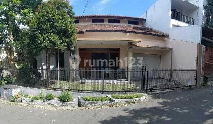 2-Story House in Ligar Awiligar, Strategic Location by the Roadside