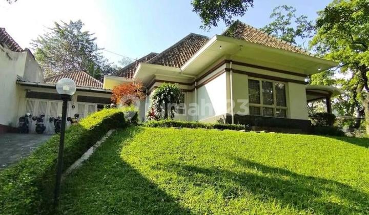 Rumah Bagus Terawat di Cipaganti Kota Bandung Akses Jl Raya Aktif