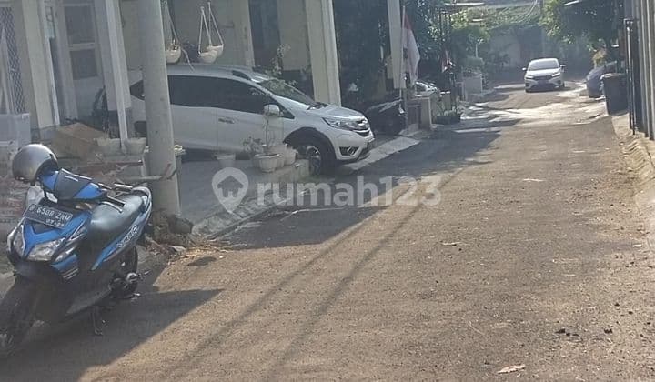 Rumah 2 Lantai Dalam Kompleks Perumahan Dekat Gerbang Toll