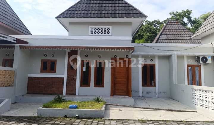 Konsep Klasik Modern Atap Limasan di Prambanan Cuma 400Jtan 400 Meter Dari Rs Pku Muhammadiyah