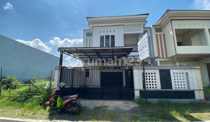 Siap Huni 2 Lantai Jual Cepat Bu Type 130/116M2 (4Kt+3Km) Cuma 1.3Miliar Nego Dekat Rs.tegalyoso