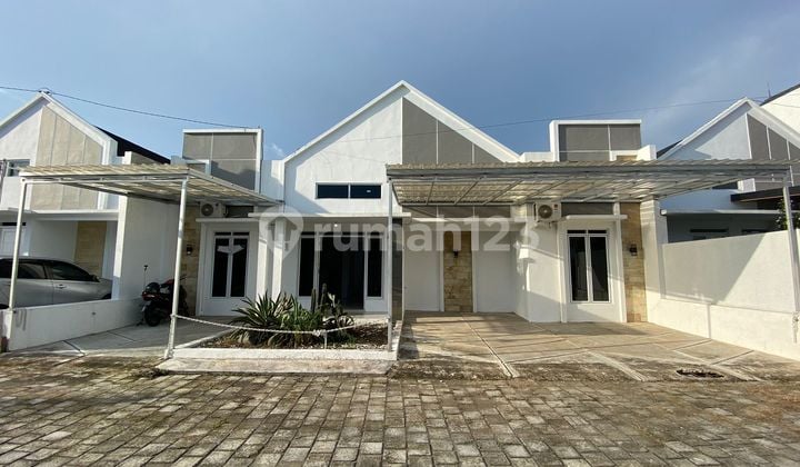 720Jt Net Free Biaya AJB Lokasi di Klaten 150Meter Dari Exit Tol Prambanan Siap Huni Type 72/138M2