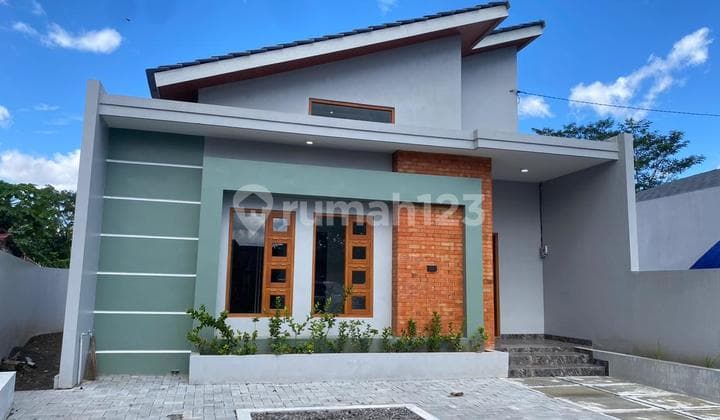 Rumah Siap Huni Minimalis Type Luas 50/161M2 di Kalasan Sleman SHM Ready Belakang Candi Prambanan