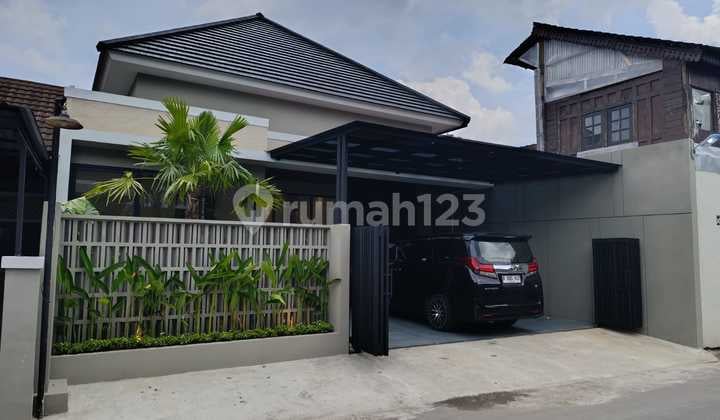 Rumah Siap Huni dengan Backyard Luas Modern Type 129/202M2 4Kt+2Km SHM Ready di Sleman