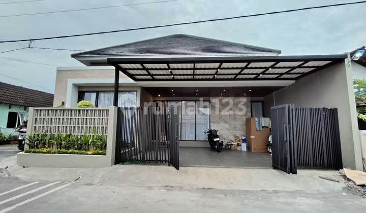 Jual Rumah Siap Huni Megah Type 129/202m2 di Purwomartani Sleman 4KT+2KM SHM READY Siap KPR