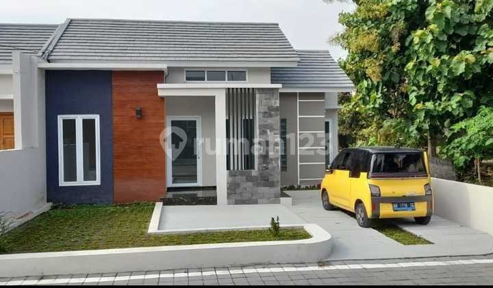 For Sale: Ready-to-Occupy Minimalist House Just Steps from Prambanan Temple, Only 2 Minutes Away, Price 600 Million IDR (Negotiable), Free Canopy !!!