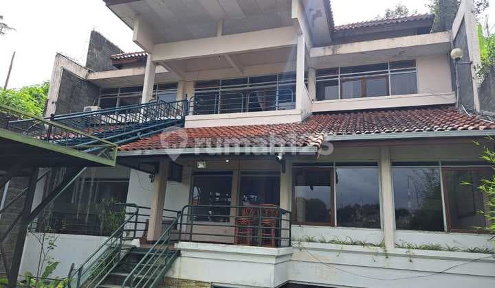 Di Jual Rumah Luas Adem Nyaman di Cipaku Indah