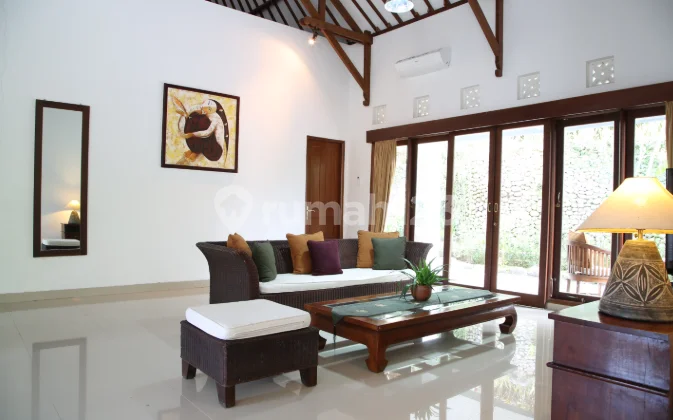Villa Yang Memiliki View Cantik di Pantai Barawa Bali