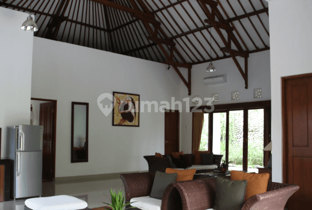 Villa di Pantai Barawa Bali Dengan Desain Alami Dan Nyaman