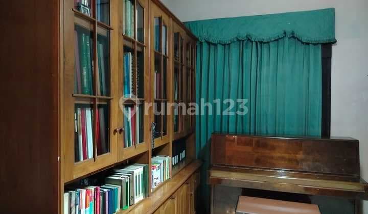 Quick Sale: Strategically Located House in Coblong, Bandung.