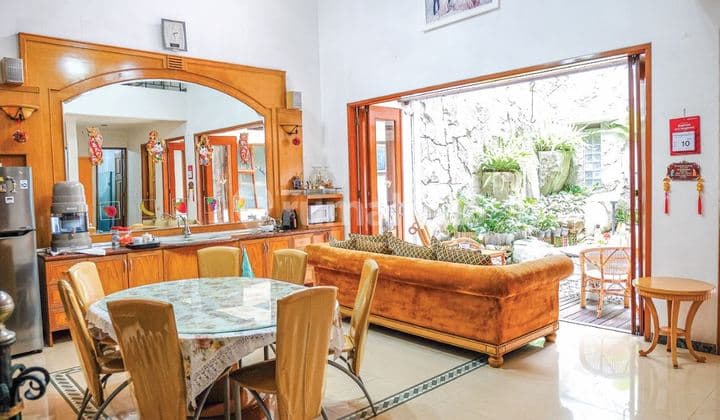 For Sale Rumah Posisi Mainroad cocok untuk Usaha di Bandung