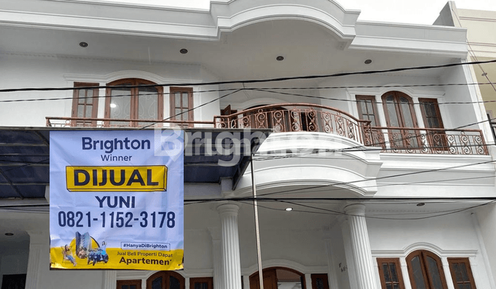 Rumah 3 Lantai Siap Huni Super Strategis di Pusat Kota