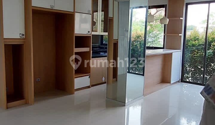 MURAH DIJUAL RUMAH BAGUS POSISI HOOK DI KEBAYORAN HARMONY BINTARO