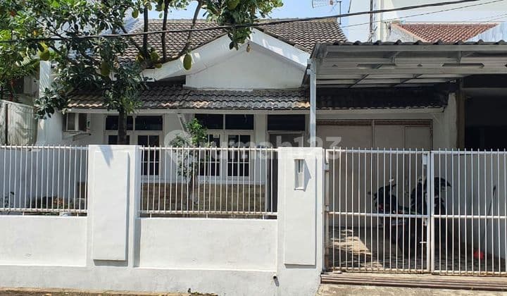 Rumah SHM Hadap Barat di Perumahan Buana Indah