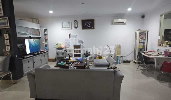 Green Garden House West Jakarta Certificate of Ownership Size 8x18 Semi Furnished Tusa