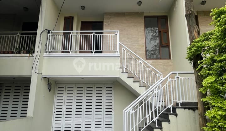 Rumah Di Pejaten Jakarta Selatan SHM LT 210 LB 332 Hadap Selatan