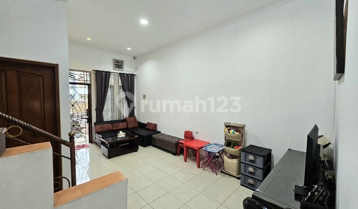 Rumah Kresek Jakarta Barat SHM Uk 6X15 Hadap Timur