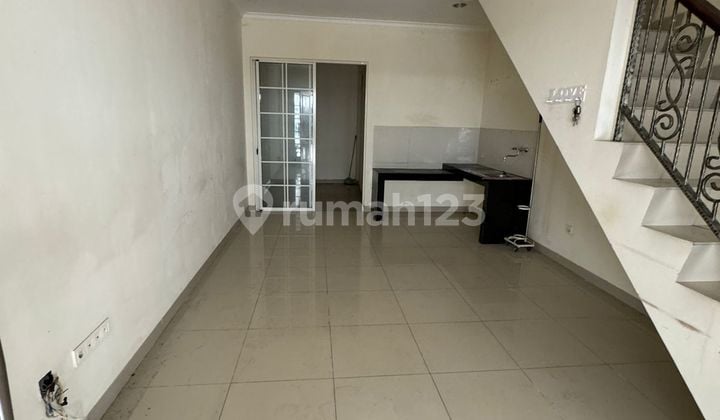 Di Sewakan Rumah di Green Lake City Cluster West Europe Uk 4X15