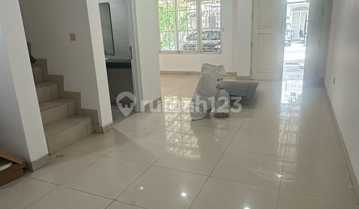 Rumah Green Lake City- Europe Uk 6X15 Include Ac Rapih Limited