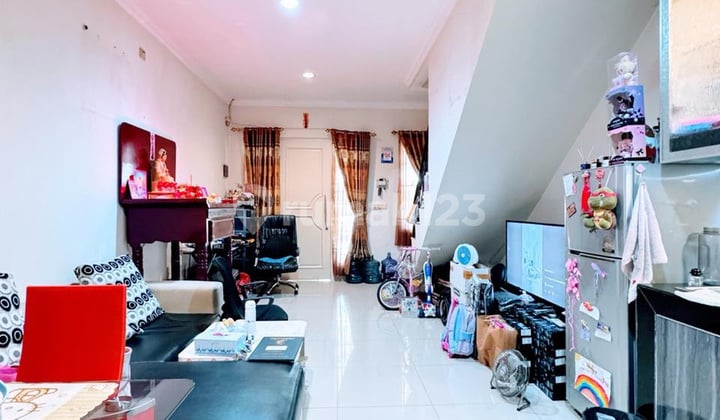 Rumah Green Lake City West Europe SHM Uk 4X15 Semi Furnished