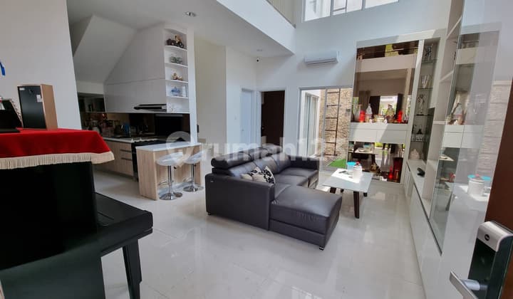 Riviera House - Metland Puri SHM Corner Lot 8X15 Semi Furnished