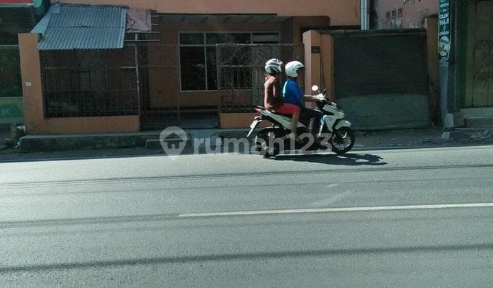 Rumah di Jalan Kapt Mulyadi Tengah Kota Solo Dekat Masjid Pinggir Jalan