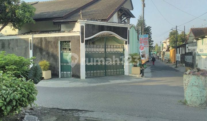 Rumah Siap Huni di Jalan Citarum Kota Solo Dekat Pasar Klewer dan kampung Batik Kauman.