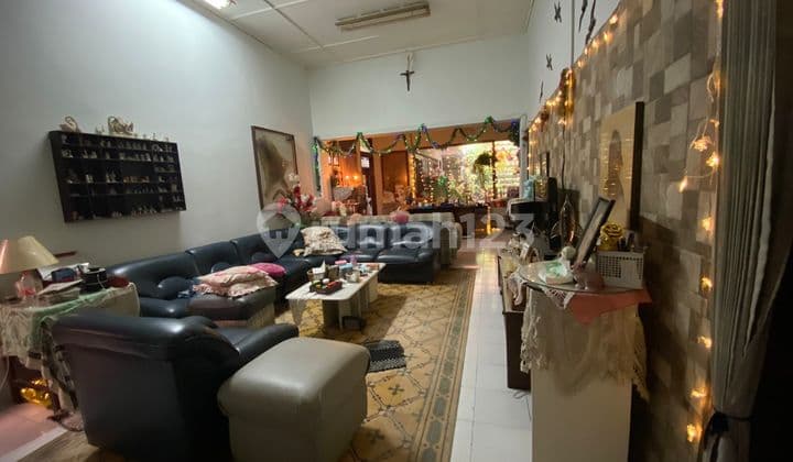 Rumah Luas 5 Kamar Tidur Lokasi Strategis di Pasir Kaliki Bandung