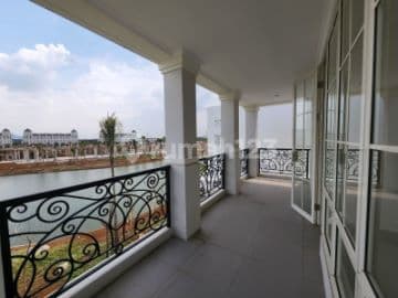 Rumah Mewah Dengan View Danau di Kawasan Podomoro Bandung