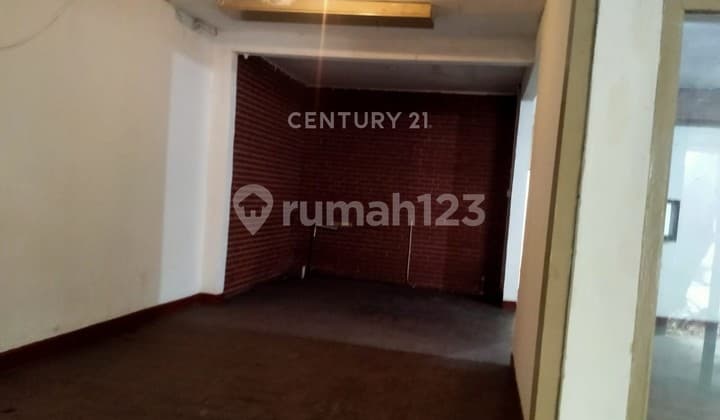 Ruko House Suitable for Restaurant or Business in Asia Afrika Karapitan