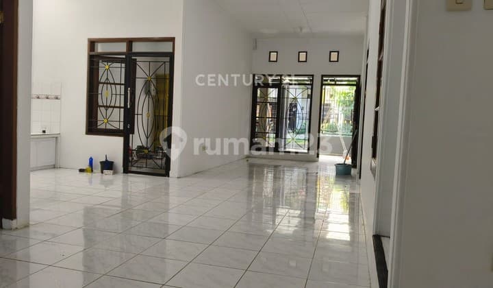 Rumah Luas 225Mtr Tki Taman Kopo Indah Baru Renovasi Siap Huni