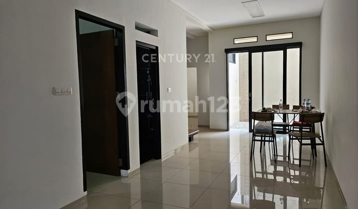 Rumah 2 Lantai Sangat Terawat Siap Huni 2 Carport Sayap Buah Batu