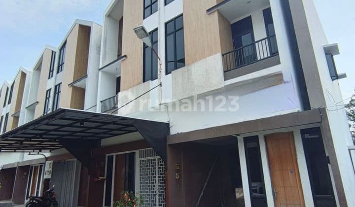 Dijual Villa Komplek Cemara Ville - Jl Keadilan