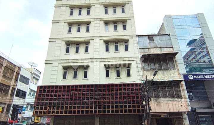 Disewakan Ruko Gandeng Posisi Hook / Sudut Ruko Bisnis