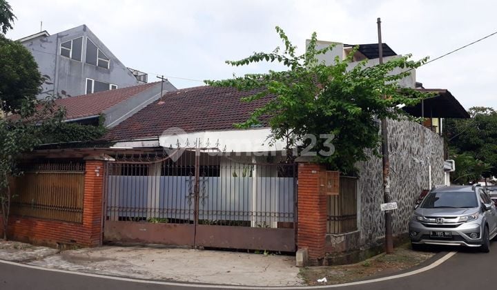 Rumah 2 Lt Di Pusat Bisnis Dekat Kantor Bpk Dan Bank Bni