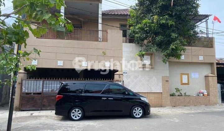 RUMAH TINGGAL 2,5 LANTAI DI CEMPAKA BARU KEMAYORAN JAKARTA PUSAT, PLUS INDEKOST DENGAN BANGUNAN TERPISAH